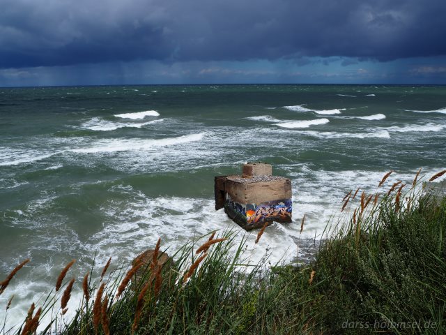 Foto vom Bunker am Darßer Weststrand