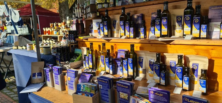 Märkte auf der Halbinsel Darß Regionale Öle der Ostseemühle auf dem Markt in Wieck